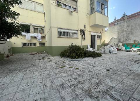 T2+1 - Lumiar p/ Venda - Remodelado - Terraço de 100m2