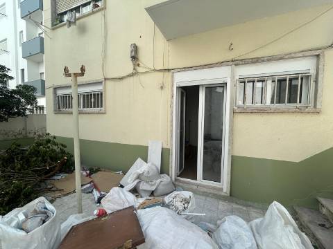 T2+1 - Lumiar p/ Venda - Remodelado - Terraço de 100m2