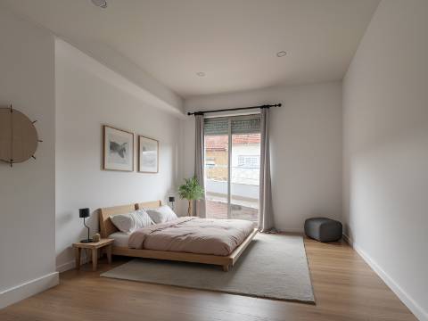 Andar de Moradia T3 - 1º Andar - 1 TERRAÇO - 2 Varandas em Santa Iria da Azóia