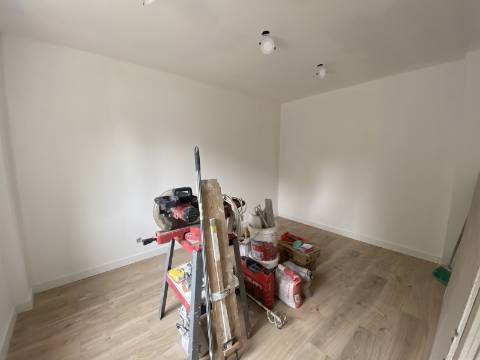 T2+1 Alverca - Apartamento Remodelado - RCH ALTO - Central