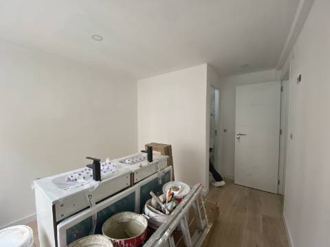 T2+1 Alverca - Apartamento Remodelado - RCH ALTO - Central