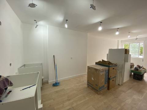 T2+1 Alverca - Apartamento Remodelado - RCH ALTO - Central