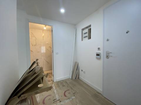 T2+1 Alverca - Apartamento Remodelado - RCH ALTO - Central