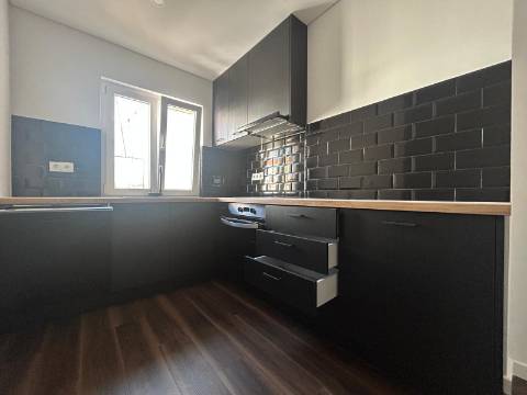 Apartamento T2 - Moscavide - Remodelado - A Estrear - Junto ao Metro
