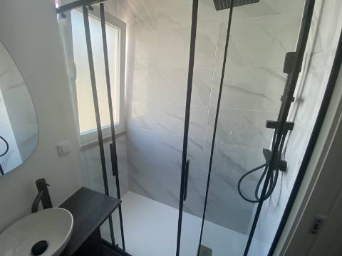 Apartamento T2 - Moscavide - Remodelado - A Estrear - Junto ao Metro