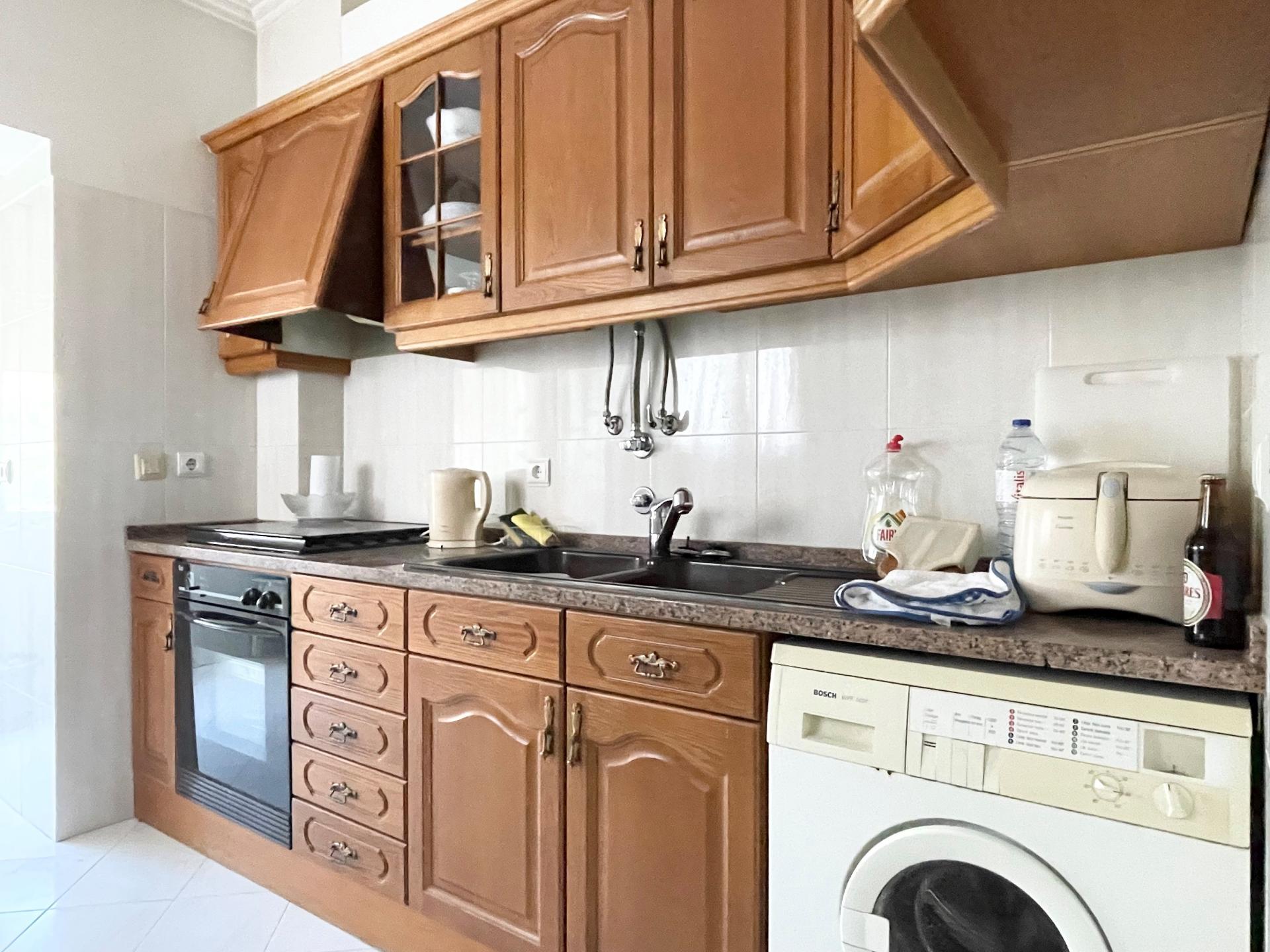 T2 - 1º Andar - Apartamento p/ Venda - Moscavide - Arrecadação e Logradouro
