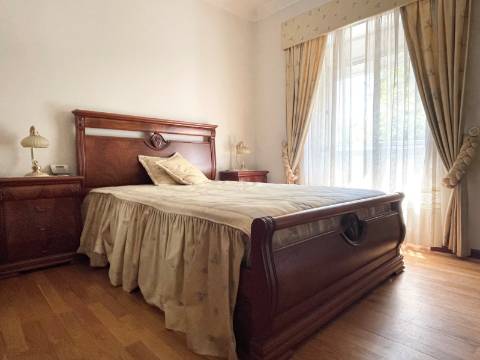 T2 - 1º Andar - Apartamento p/ Venda - Moscavide - Arrecadação e Logradouro