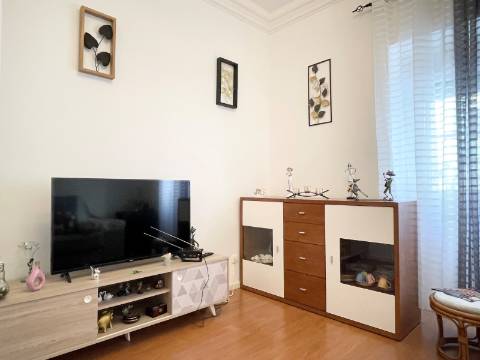 Apartamento T2 - Moscavide - Remodelado - RCH a nível de 1º andar - METRO