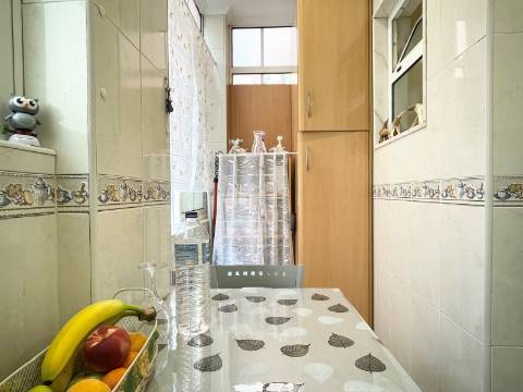 Apartamento T2 - Moscavide - Remodelado - RCH a nível de 1º andar - METRO