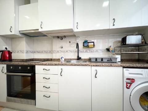 Apartamento T2 - Moscavide - Remodelado - RCH a nível de 1º andar - METRO