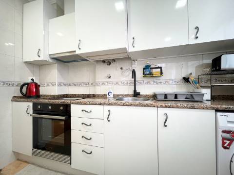 Apartamento T2 - Moscavide - Remodelado - RCH a nível de 1º andar - METRO