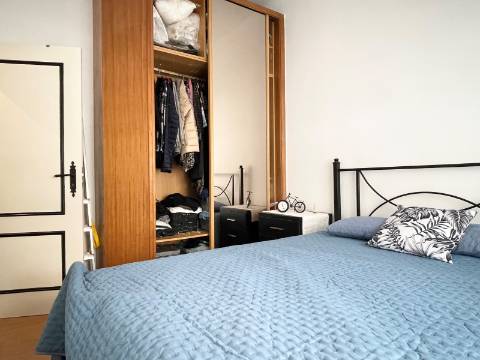 Apartamento T2 - Moscavide - Remodelado - RCH a nível de 1º andar - METRO