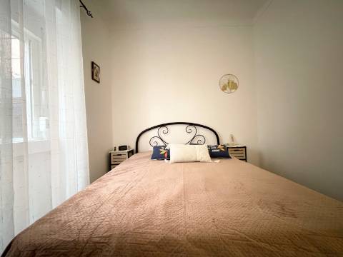 Apartamento T2 - Moscavide - Remodelado - RCH a nível de 1º andar - METRO