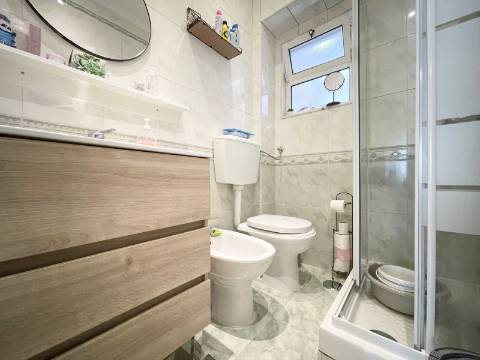 Apartamento T2 - Moscavide - Remodelado - RCH a nível de 1º andar - METRO