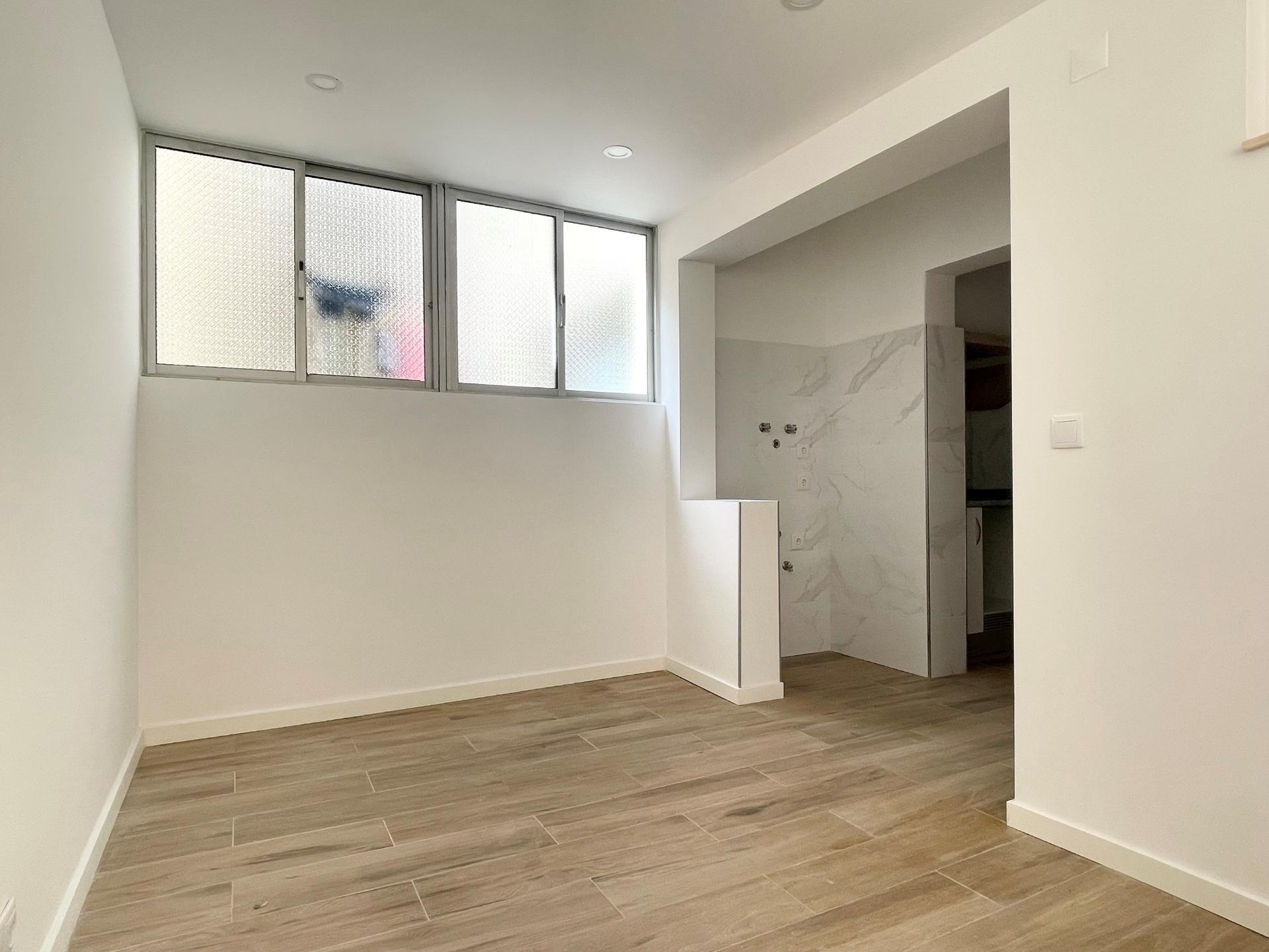 p/ Arrendar - Apartamento T1+1 Moscavide - Recuperado c/ TERRAÇO