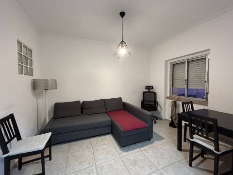 T1 - Moscavide p/ Arrendar - 1ºandar - CENTRAL