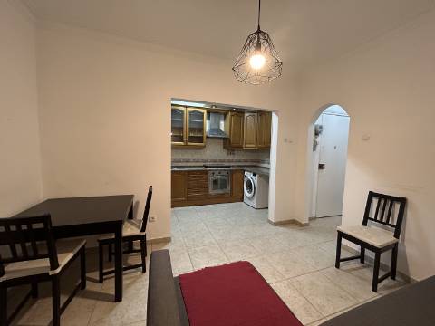 T1 - Moscavide p/ Arrendar - 1ºandar - CENTRAL