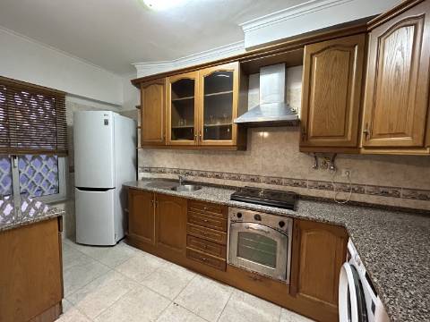 T1 - Moscavide p/ Arrendar - 1ºandar - CENTRAL