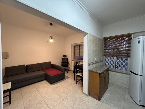 T1 - Moscavide p/ Arrendar - 1ºandar - CENTRAL