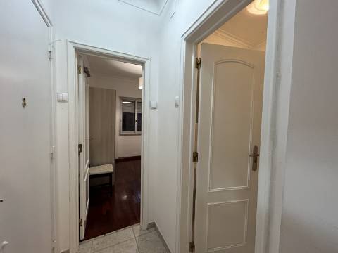 T1 - Moscavide p/ Arrendar - 1ºandar - CENTRAL