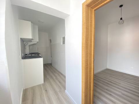 T2+1 - Moscavide - Recuperado - 4º andar - Varanda