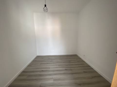 T2+1 - Moscavide - Recuperado - 4º andar - Varanda