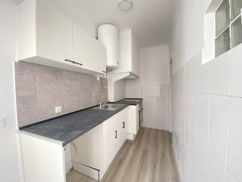 T2+1 - Moscavide - Recuperado - 4º andar - Varanda