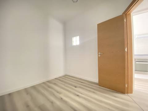 T2+1 - Moscavide - Recuperado - 4º andar - Varanda