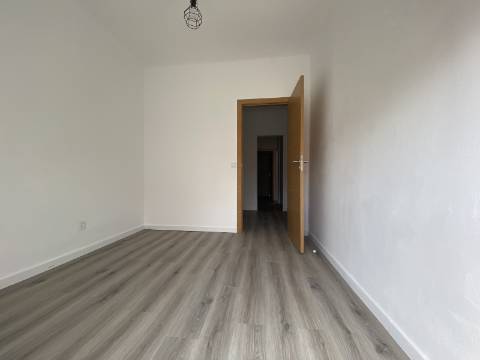 T2+1 - Moscavide - Recuperado - 4º andar - Varanda