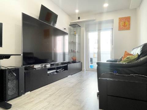 Apartamento T1 em Moscavide - Remodelado - 2º Andar