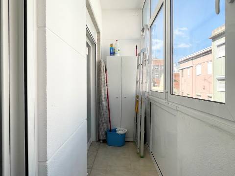 Apartamento T1 em Moscavide - Remodelado - 2º Andar
