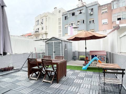 Apartamento T2 - Moscavide - Completamente Remodelado - TERRAÇO 60m2