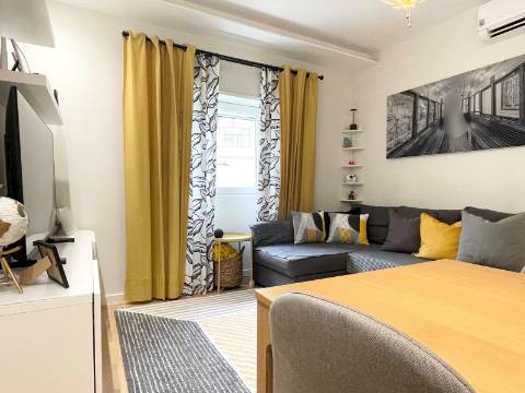 Apartamento T2 - Moscavide - Completamente Remodelado - TERRAÇO 60m2