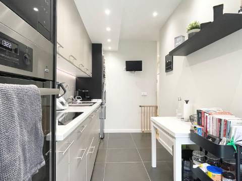 Apartamento T2 - Moscavide - Completamente Remodelado - TERRAÇO 60m2