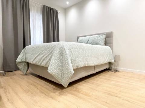 Apartamento T2 - Moscavide - Completamente Remodelado - TERRAÇO 60m2