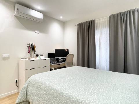 Apartamento T2 - Moscavide - Completamente Remodelado - TERRAÇO 60m2