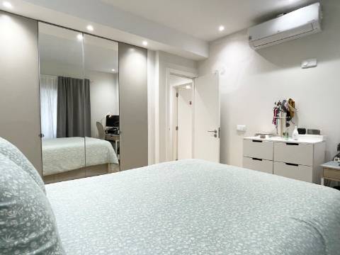 Apartamento T2 - Moscavide - Completamente Remodelado - TERRAÇO 60m2