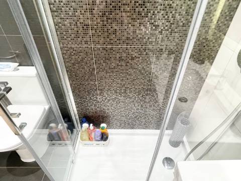 Apartamento T2 - Moscavide - Completamente Remodelado - TERRAÇO 60m2