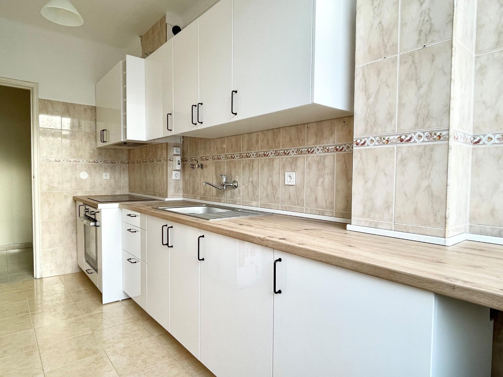 Apartamento T2 p/ ARRENDAR - Moscavide - Boas Áreas - Muita Luz - 3º Andar