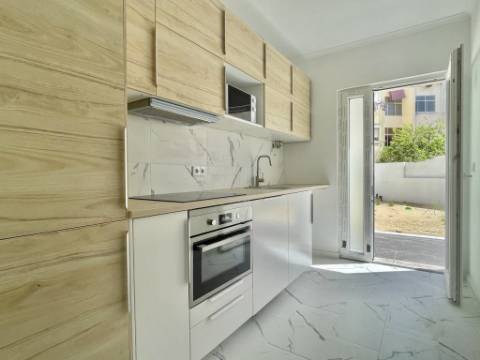 Apartamento T2 p/ Arrendar em Moscavide - RCH c/ TERRAÇO 50m2