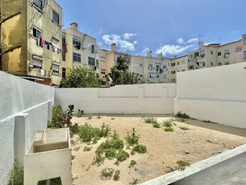 Apartamento T2 p/ Arrendar em Moscavide - RCH c/ TERRAÇO 50m2