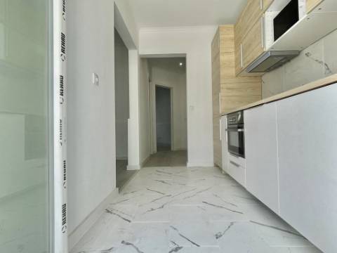 Apartamento T2 p/ Arrendar em Moscavide - RCH c/ TERRAÇO 50m2