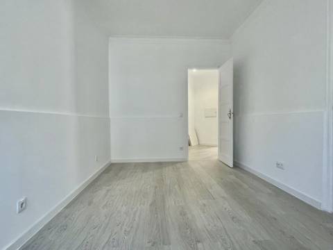 Apartamento T2 p/ Arrendar em Moscavide - RCH c/ TERRAÇO 50m2