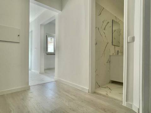 Apartamento T2 p/ Arrendar em Moscavide - RCH c/ TERRAÇO 50m2