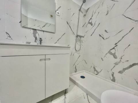 Apartamento T2 p/ Arrendar em Moscavide - RCH c/ TERRAÇO 50m2