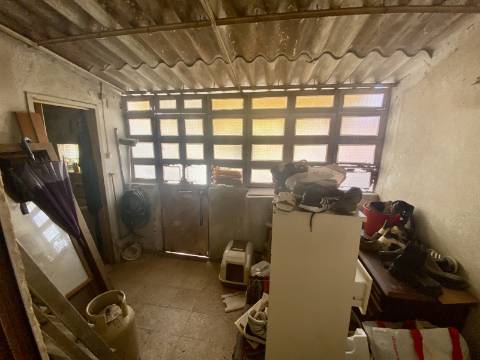 T1 - Moradia Geminada - Lisboa - INVESTIMENTO - Obras Totais