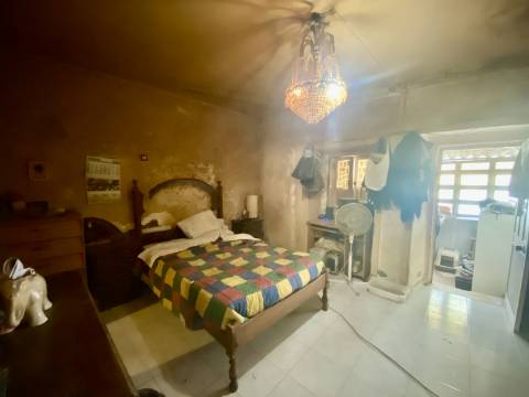 T1 - Moradia Geminada - Lisboa - INVESTIMENTO - Obras Totais