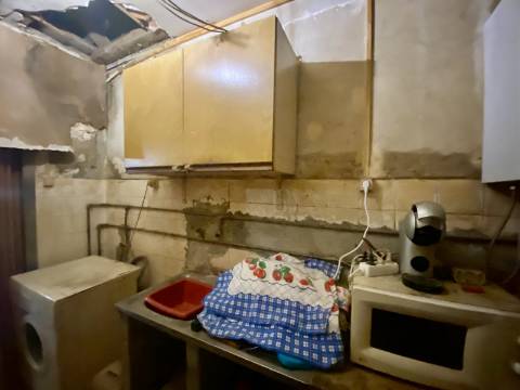 T1 - Moradia Geminada - Lisboa - INVESTIMENTO - Obras Totais