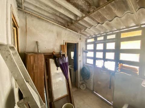 T1 - Moradia Geminada - Lisboa - INVESTIMENTO - Obras Totais