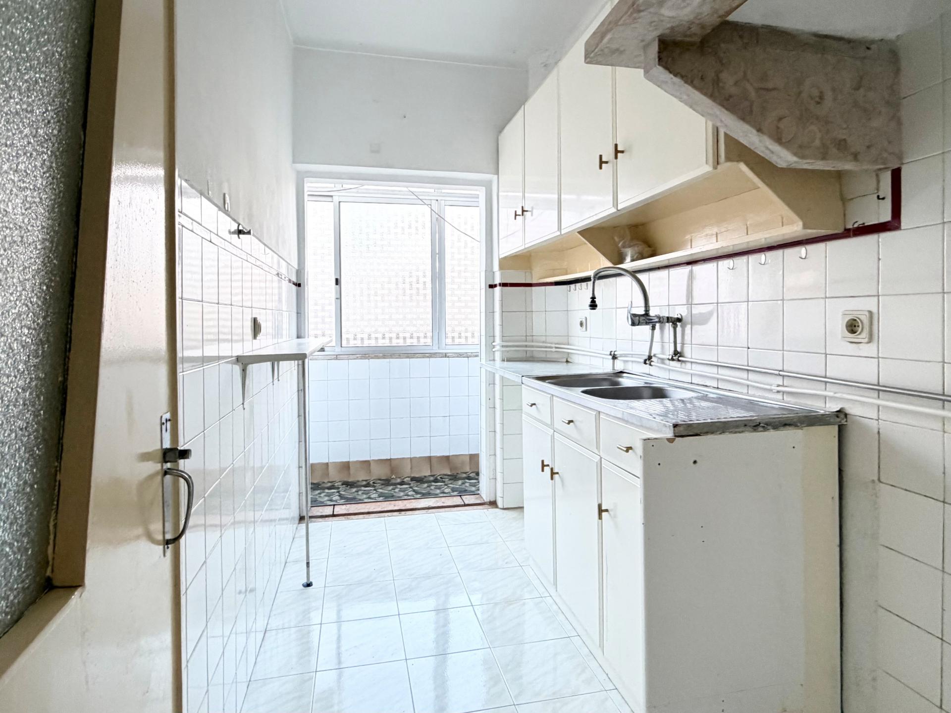 Apartamento T1 - Moscavide - 1º Andar - CENTRAL